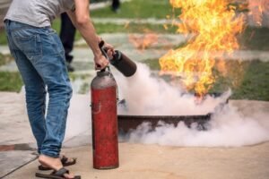 fire extinguisher​ - how to use fire extinguisher​ - How to handle a fire emergency - aits safety llc