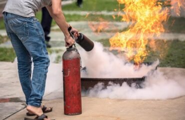 fire extinguisher​ - how to use fire extinguisher​ - How to handle a fire emergency - aits safety llc